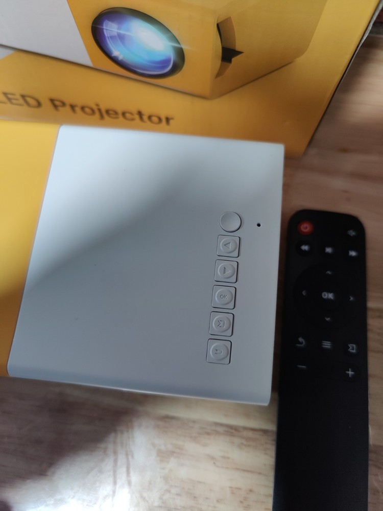 PVO YG300 Pro Mini LED Projector