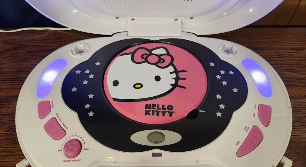 Rare Hello Kitty KT2003B CD Karaoke System CD Player 2 Microphones Fully Tested