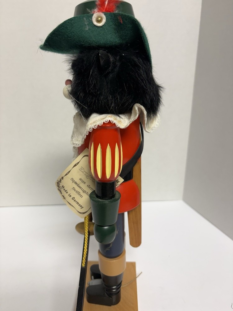 Seiffener Germany Puss n Botts Nutcracker, S1