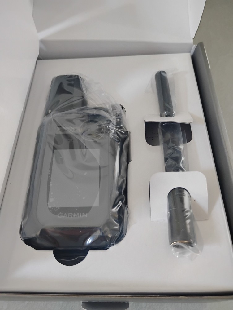 - NEW - GARMIN ALPHA 10 HANDHELD