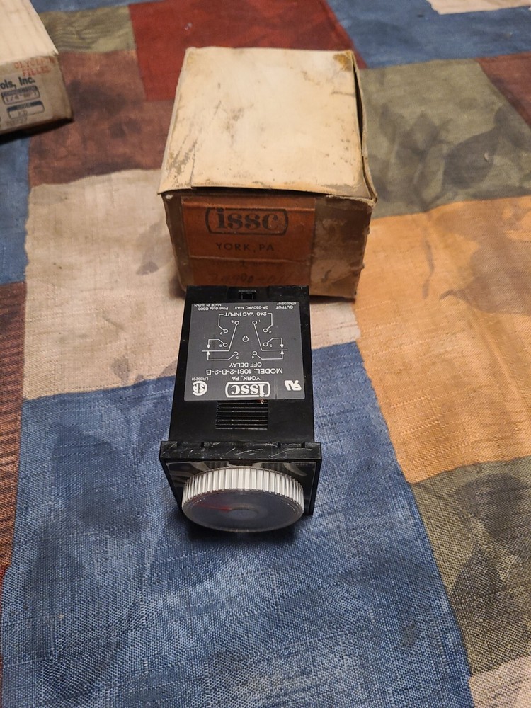 ISSC 1081-2-B-2-B TIMER INDUSTRIAL SOLID STATE REPEAT CYCLE 240VAC NIB