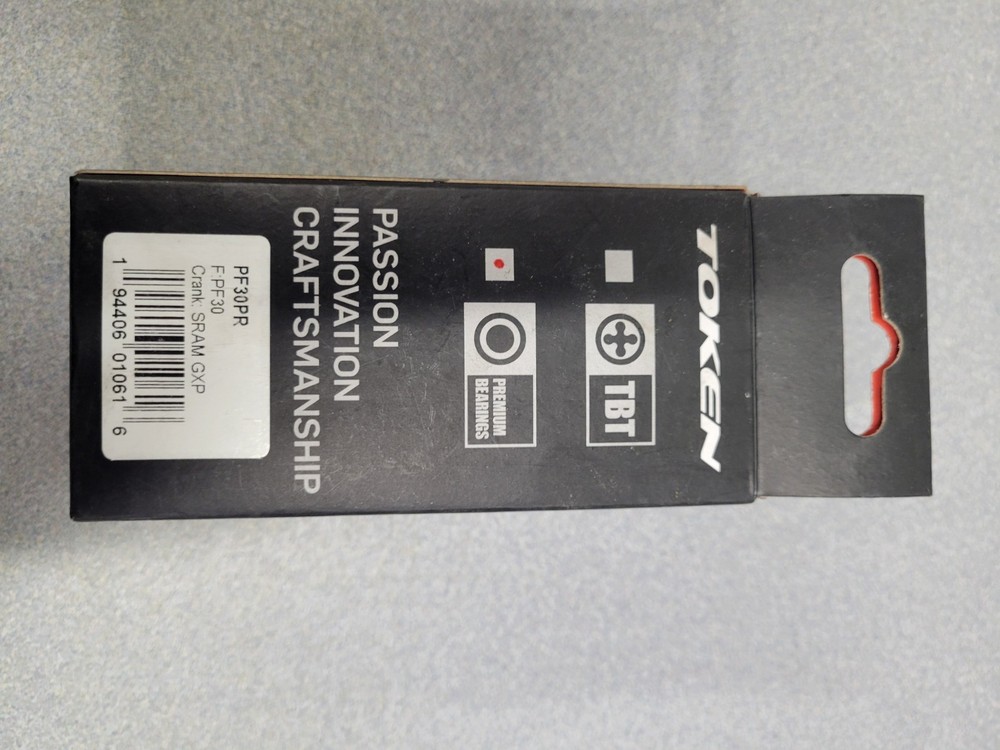 Token bottom bracket press fit 30 GXP spindle