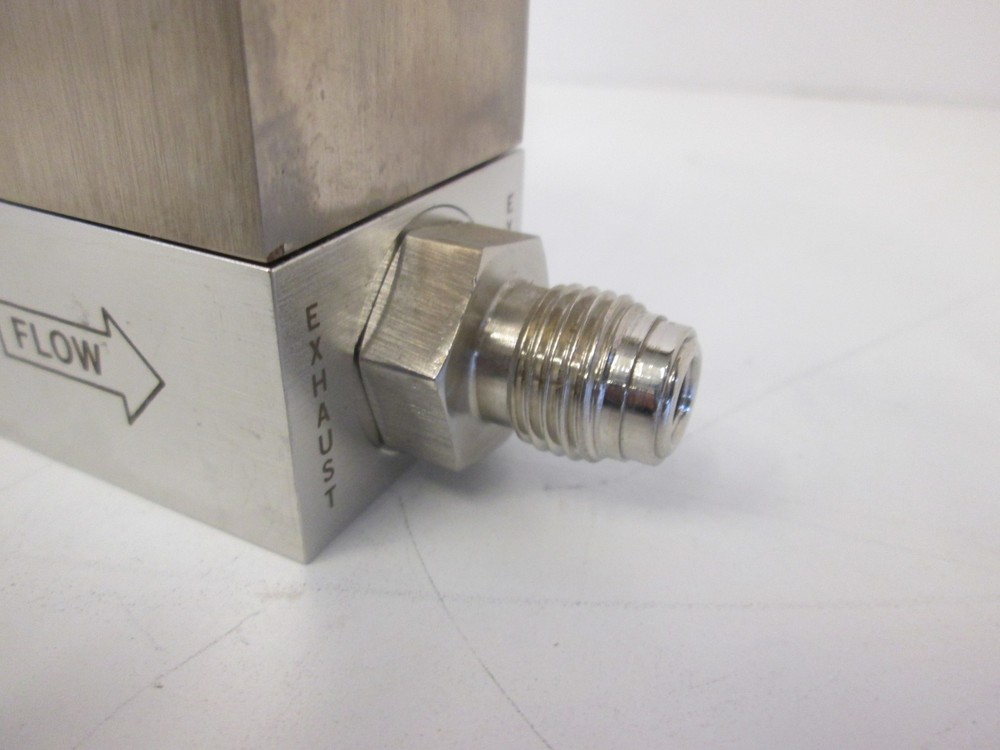 Unit Instruments, UFC-1100A, Mass Flow Controller, 25 SCCM, CCL4, Used