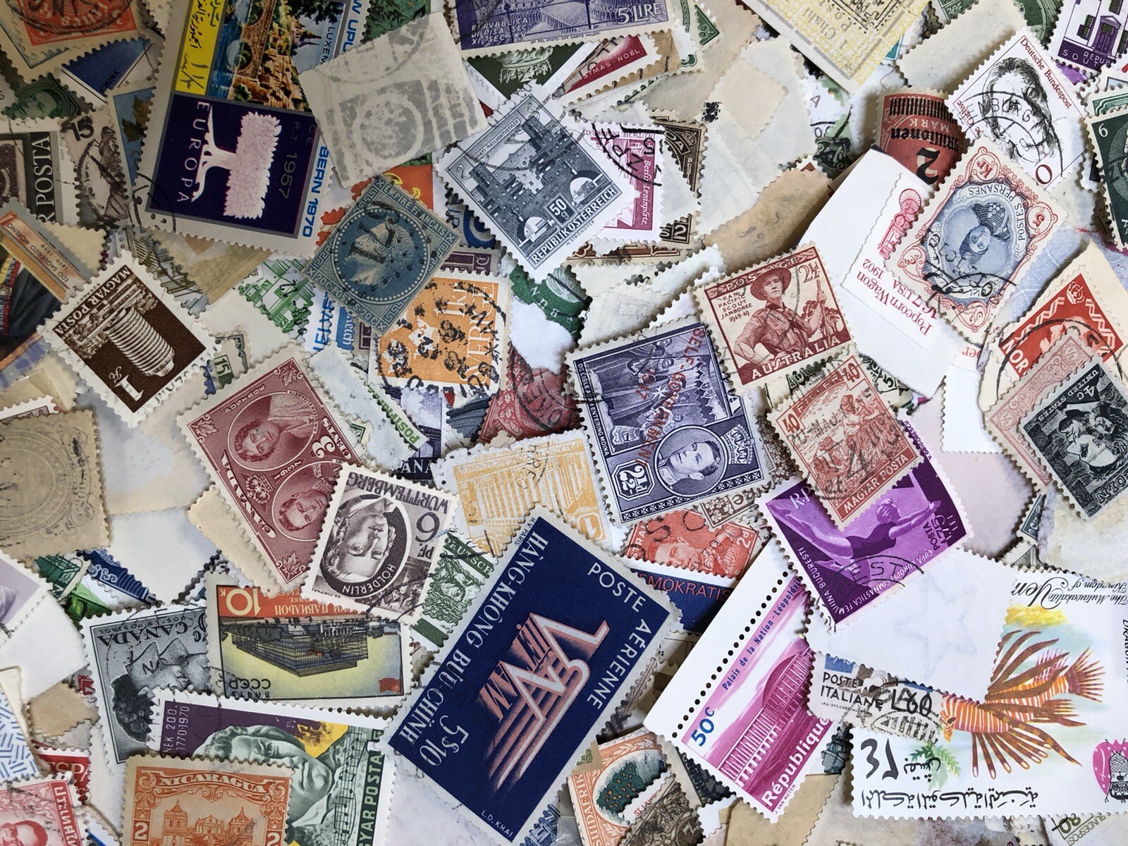 world mix stamp poundage kiloware lot 400-500 pcs 1 oz packet stamps off paper