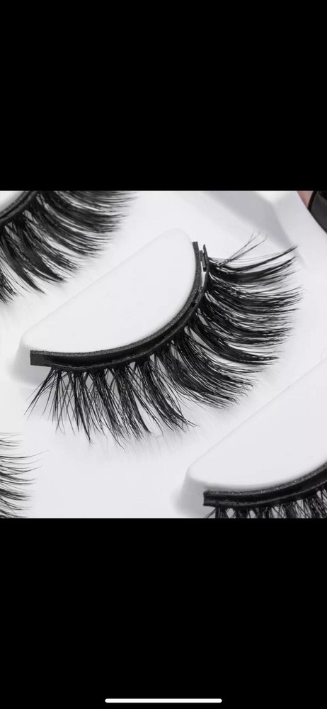 Magnetic eyelashes and eyeliner set