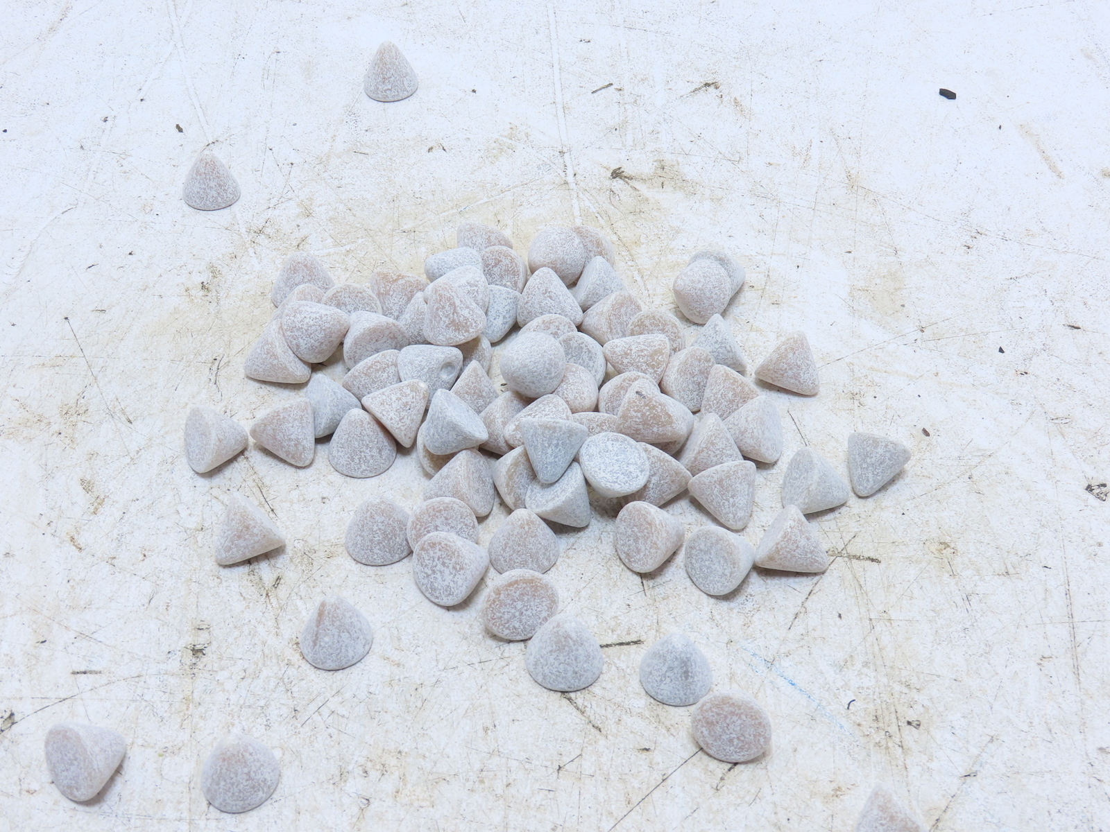 25LB  Cu Ft Ceramic Tumbling Polishing Buffing Deburring Media Cone Shape