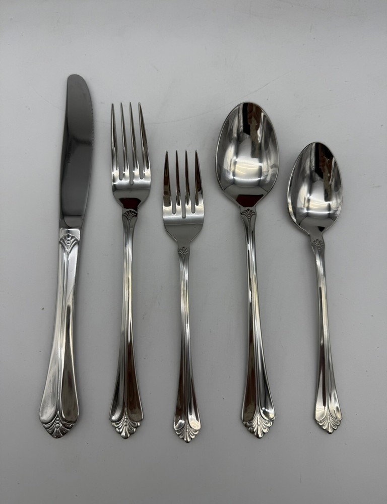 New Towle Santa Barbara SS Flatware 8 Sets 5 Pc Setting & 5 Pc Hostess Serving