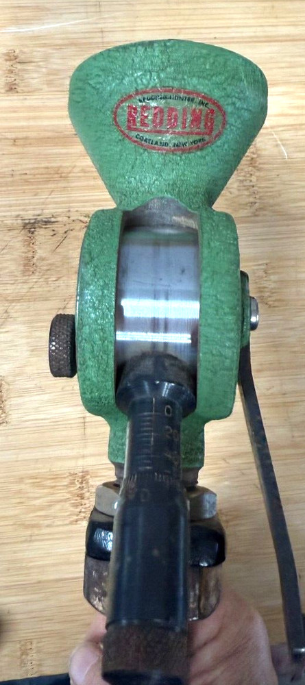 Redding Reloading Universal Powder Measure on Bracket w/2 Scoops & Funnel
