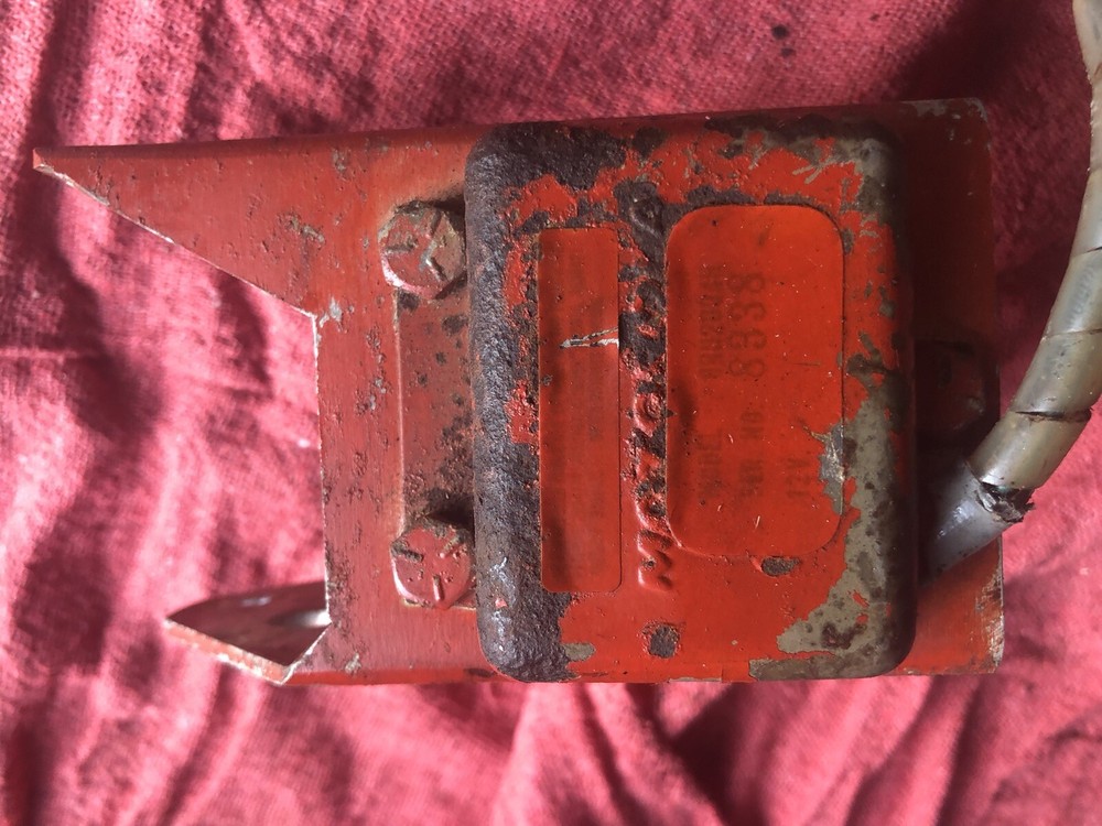 WESTERBEKE W30 4-91 VOLTAGE REGULATOR With Bracket