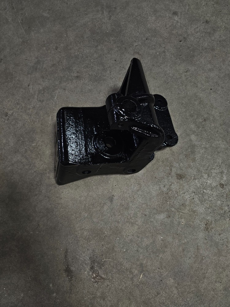 OEM International Spring Hanger Bracket 874271R2