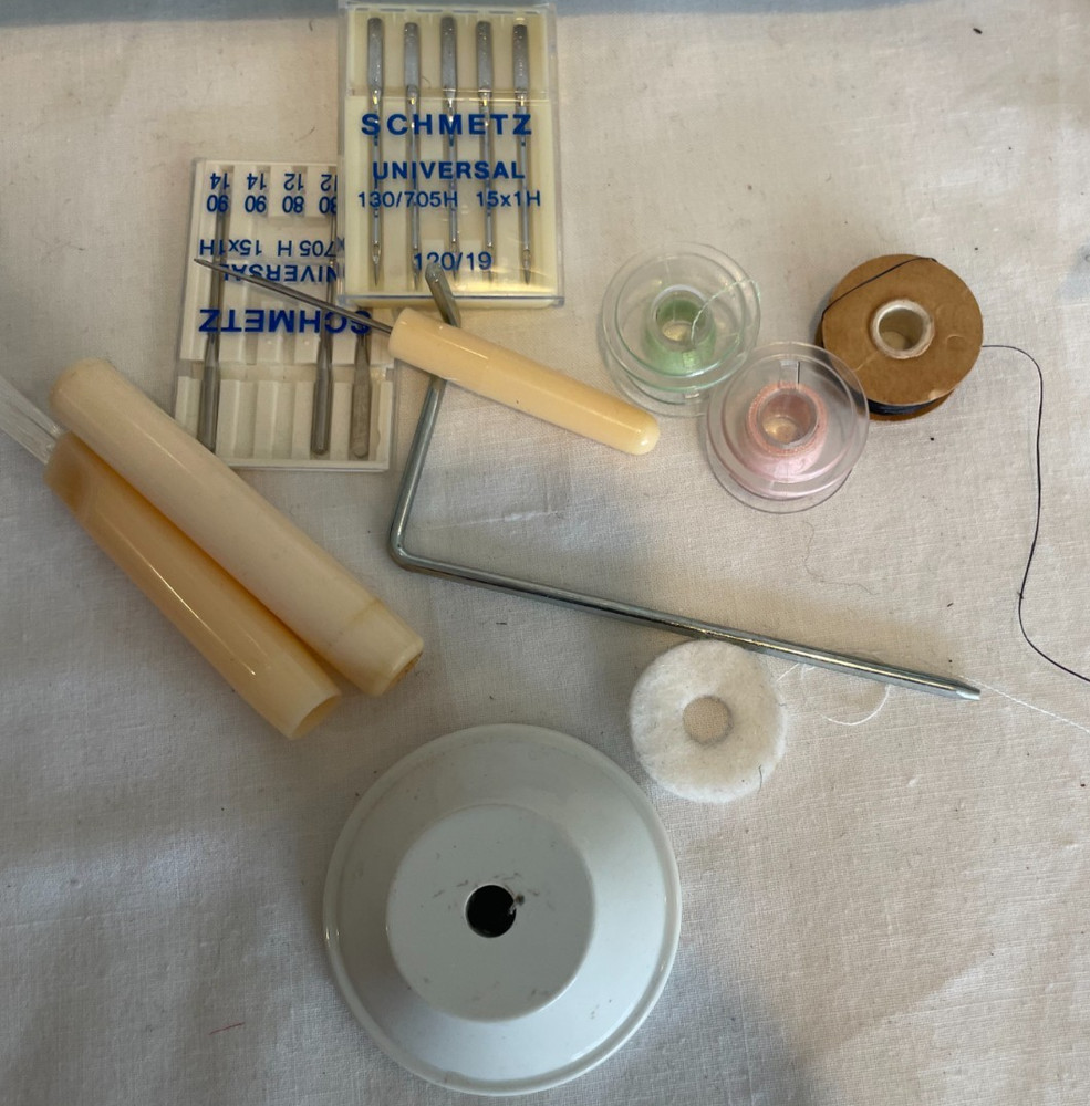 Pfaff Smart 200c Computerized Sewing Machine – 40 Stitches