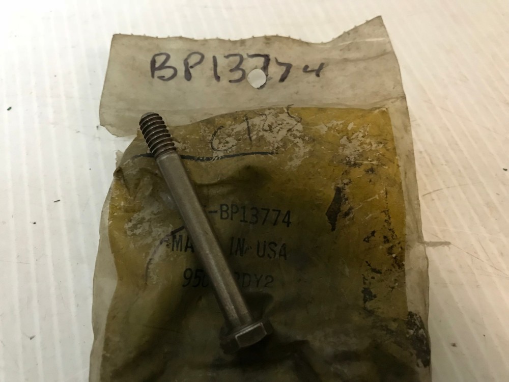BP13774  GENUINE John Deere  BOLT