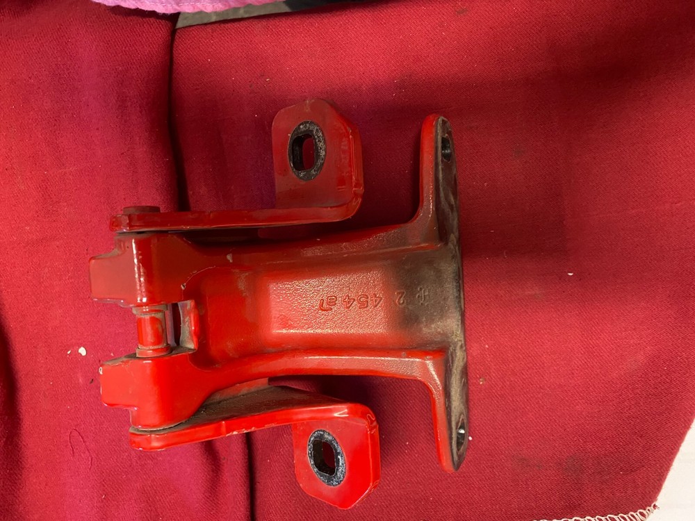 FREIGHTLINER CASCADIA DOOR HINGE A1868553000