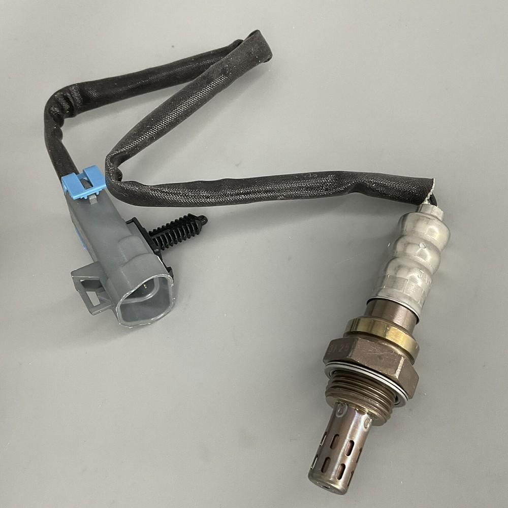 BOSCH Lambda Oxygen Sensor For 2004-2005 Buick Rainier Chevrolet Trailblazer GMC