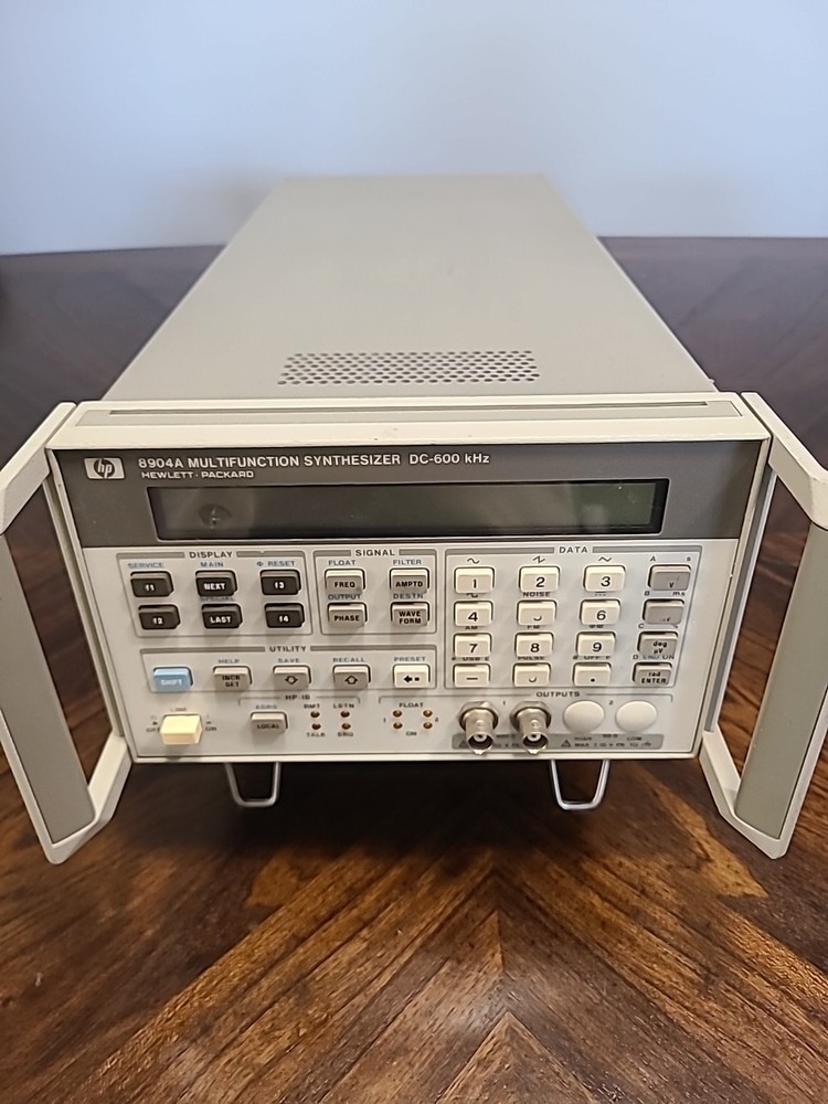 HP 8904A Multifunction Synthesizer DC 600