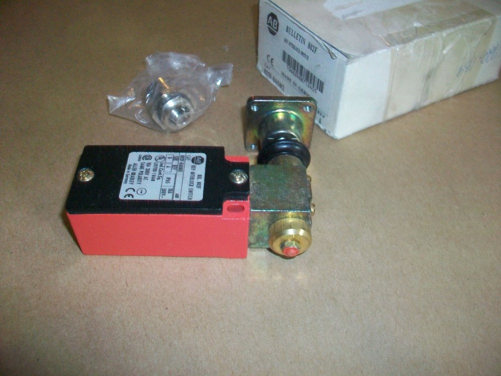 Allen Bradley Key Interlock Switch 802F-R60M2 NEW IN BOX