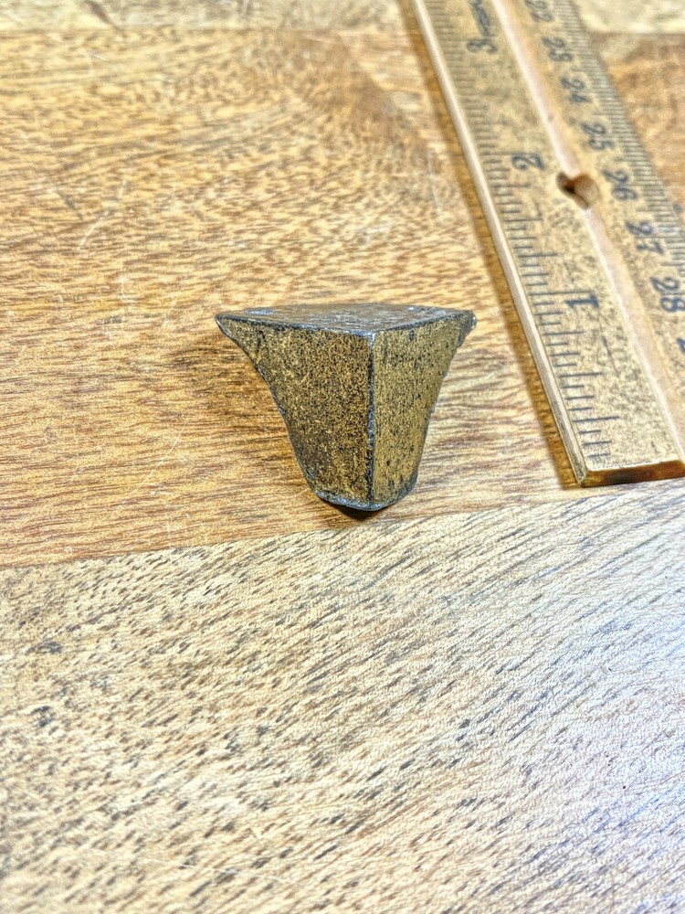 Old Mantel Clock Back Foot     (K9902)