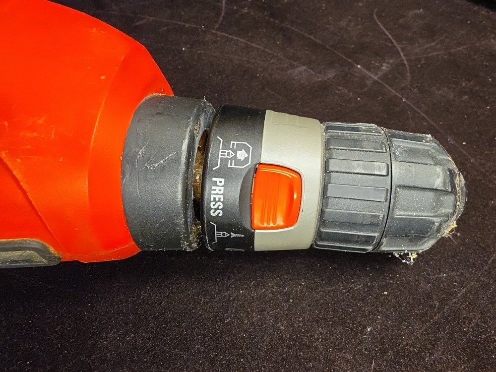 Black and Decker DR220 Corded 3/8" Variable Speed Drill with Case (No Bits)