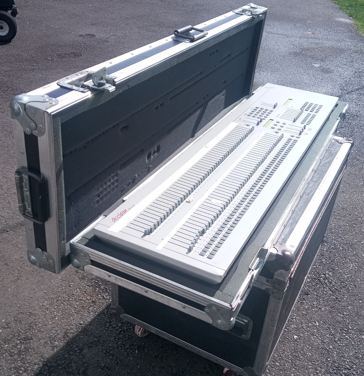 ETC ACCLAIM 300 SERIES LIGHTING CONSOLE CONTROLLER AC/348