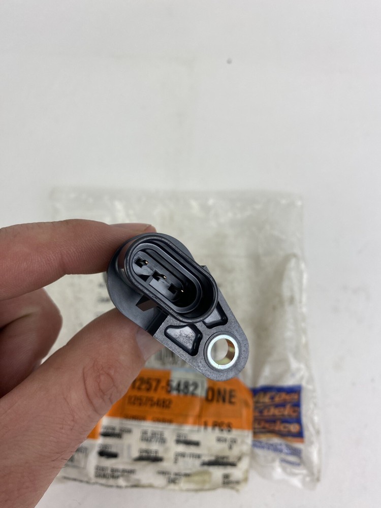 ACDelco 213-1579 Crankshaft Position Sensor for VIN Y LD8 Engine