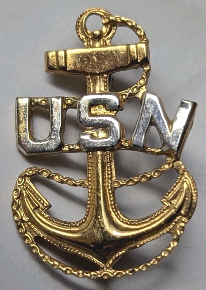 WW2 US Navy Chief Sterling Hat Badge for Flat Hat - PB    L5