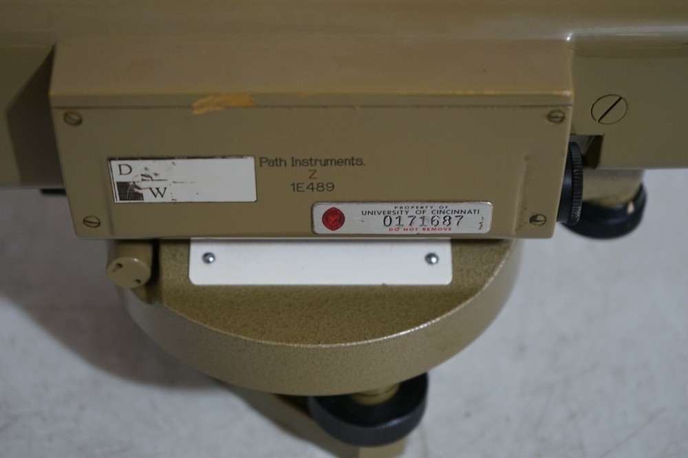 ^ Path Instruments Z Tilting Level B-203 #C548