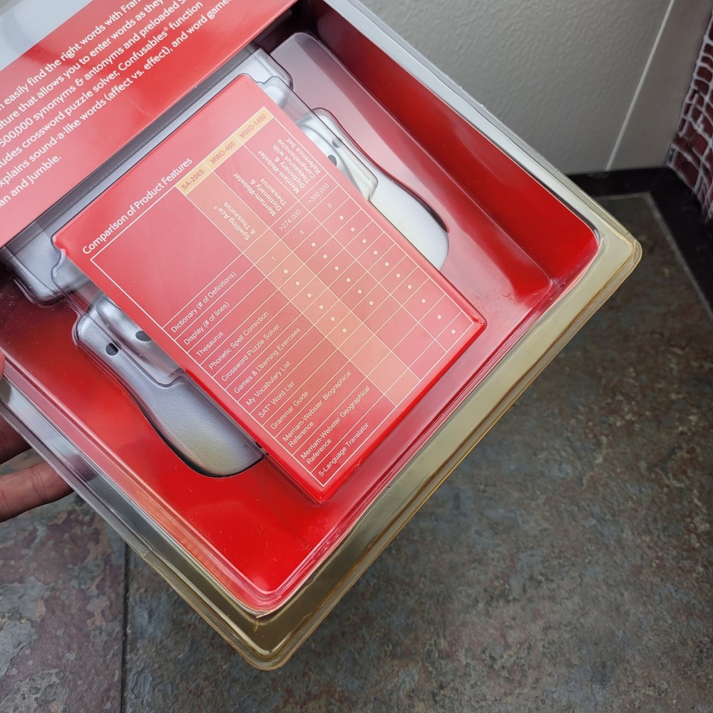 Franklin Spelling Ace & Thesaurus Model SA-206S Handheld Sealed