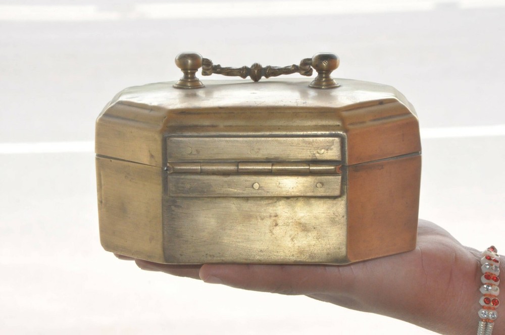 Vintage Brass Handcrafted Solid 5 Compartment Betel Nut Box