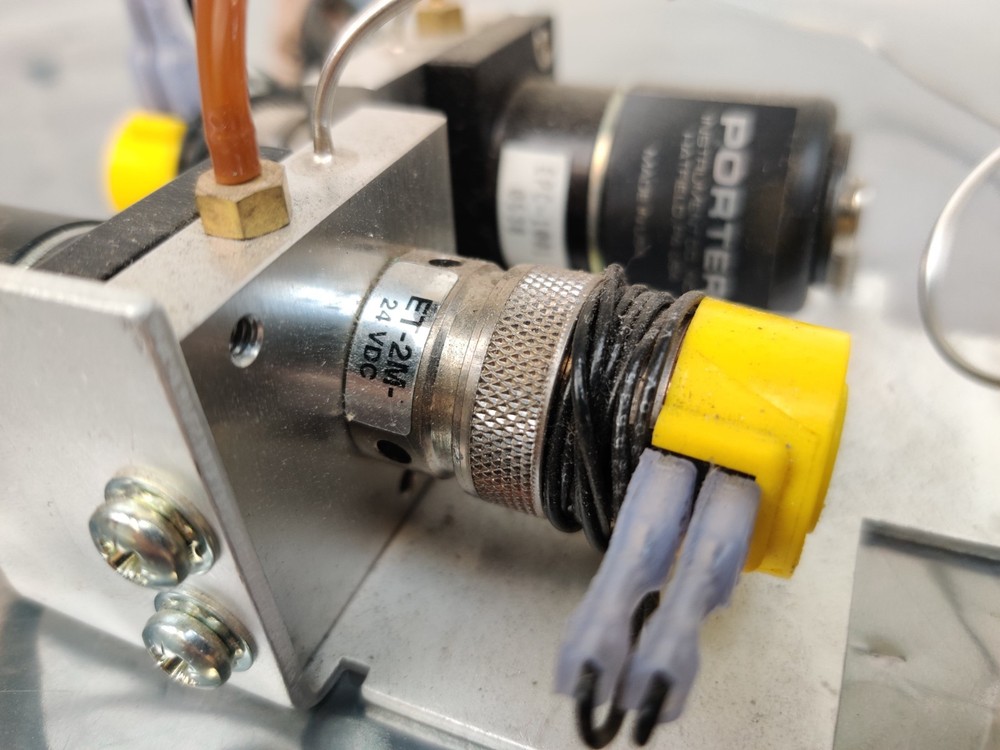 PerkinElmer Clarus Control Solenoid Valve for Split/Splitless Injector. Working