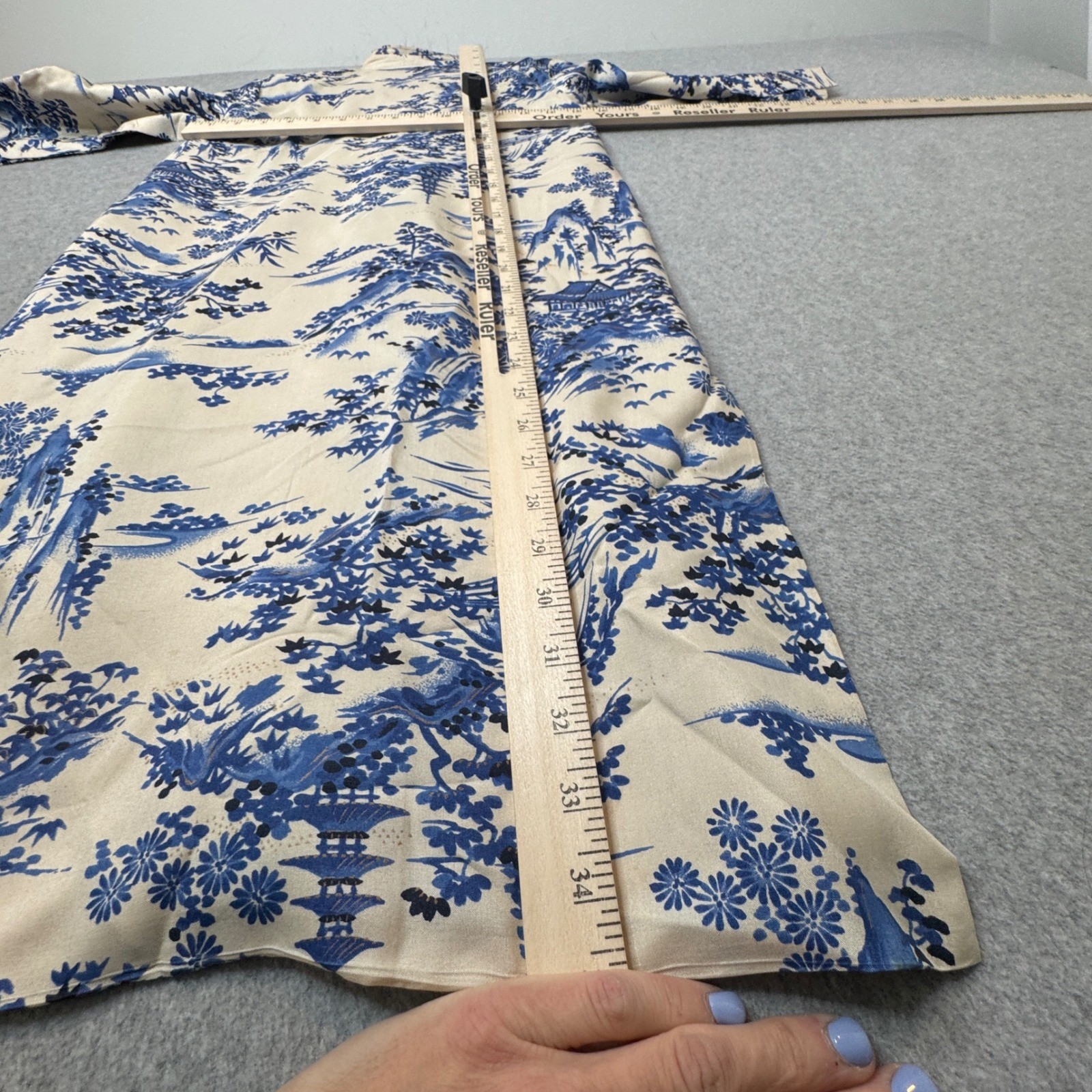 Vintage Blue & White Toile Asian Kimono Pure Silk Midi Dress Robe Frog Closures