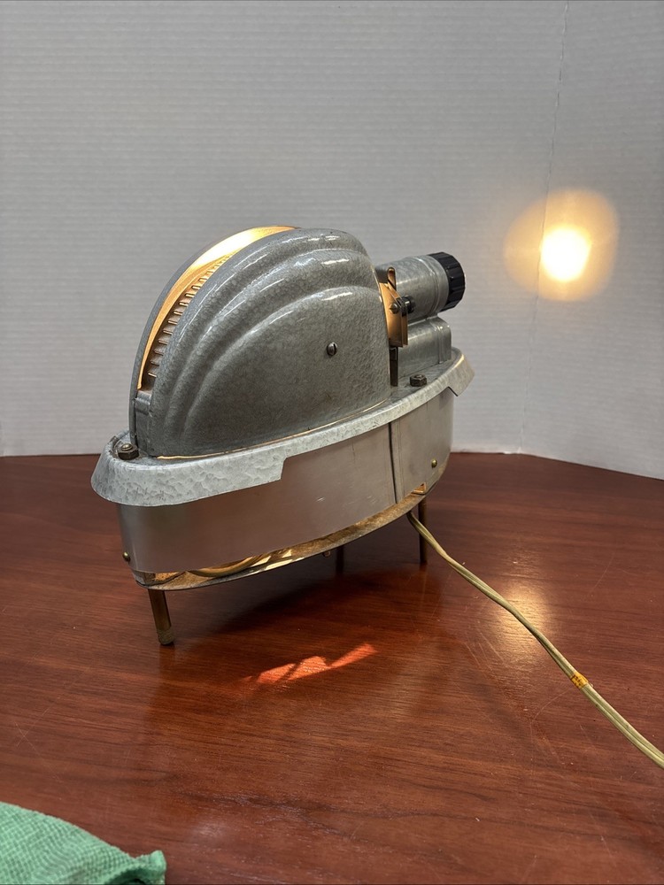 VUAID Projector Turns On Untested ***For Parts Only
