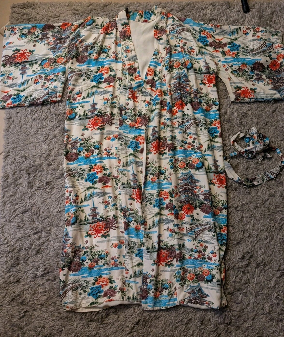 VTG Fashion Mart Belted Kimono w/ Flowers, Bridges and Japanese Houses