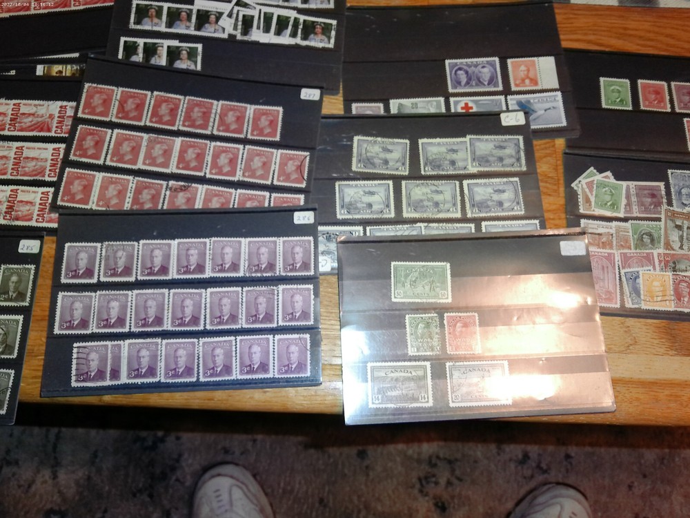CANADA STAMP LOT USED/MINT