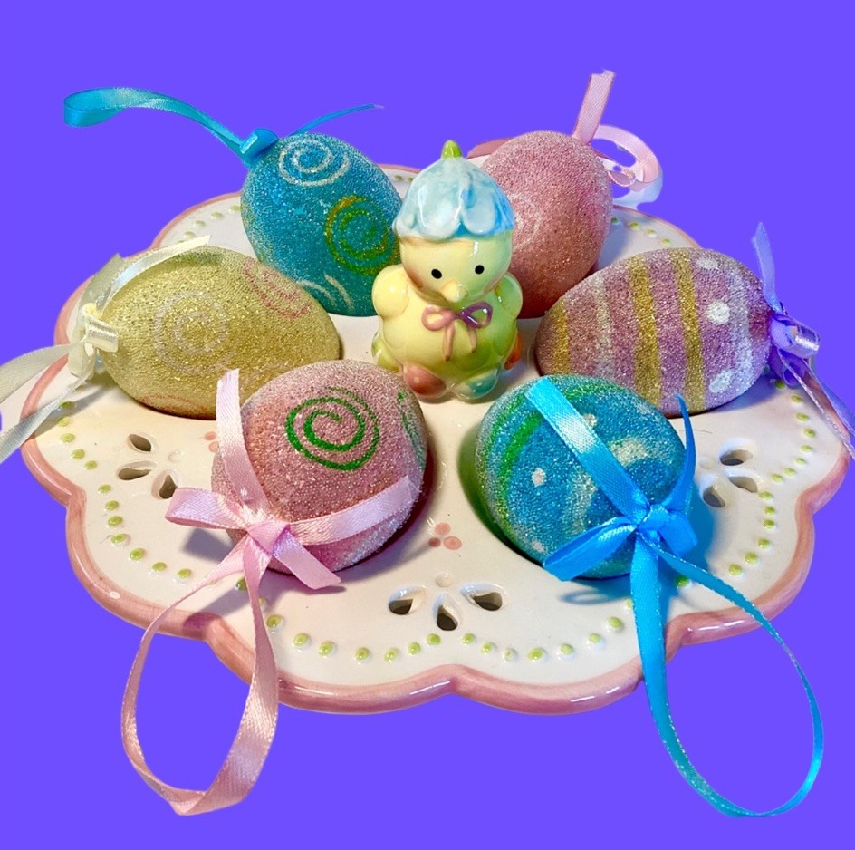 EASTER EGG PLATE WITH CHICK AND 6 EGG ORNAMENTS 8 1/4"