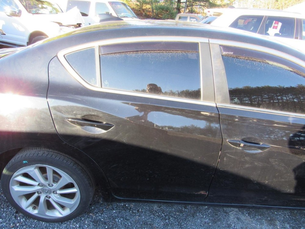 ILX 2017 Glove Box 1009360