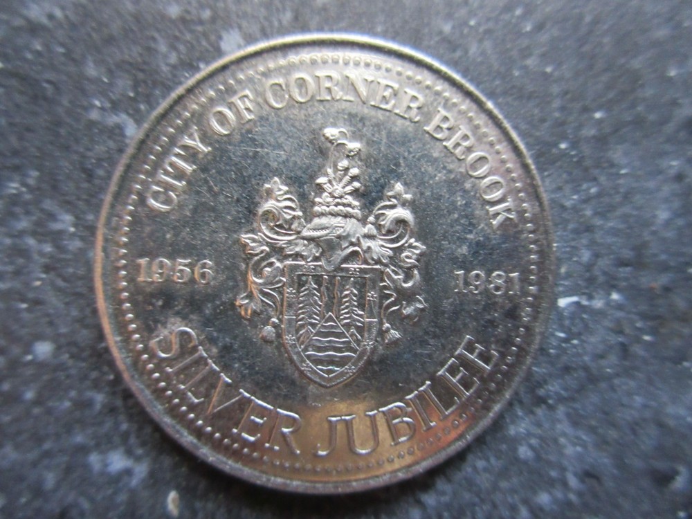 1981 Corner Brook Newfoundland Dog Dollar