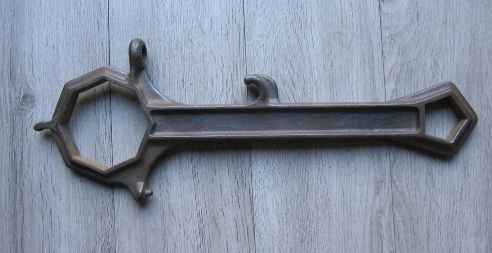 Fire Hydrant Wrench 1-1/2 old firemen tool