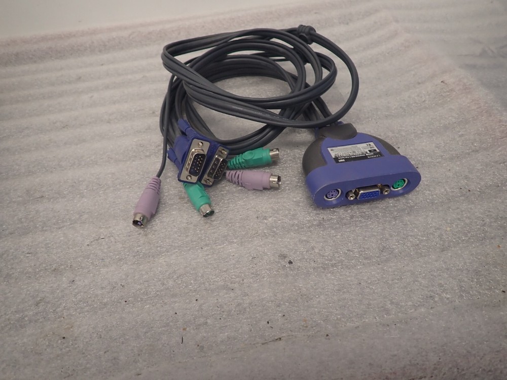 Linksys  ProConnect (KVM2KIT) 2-Ports External KVM switch PS/2