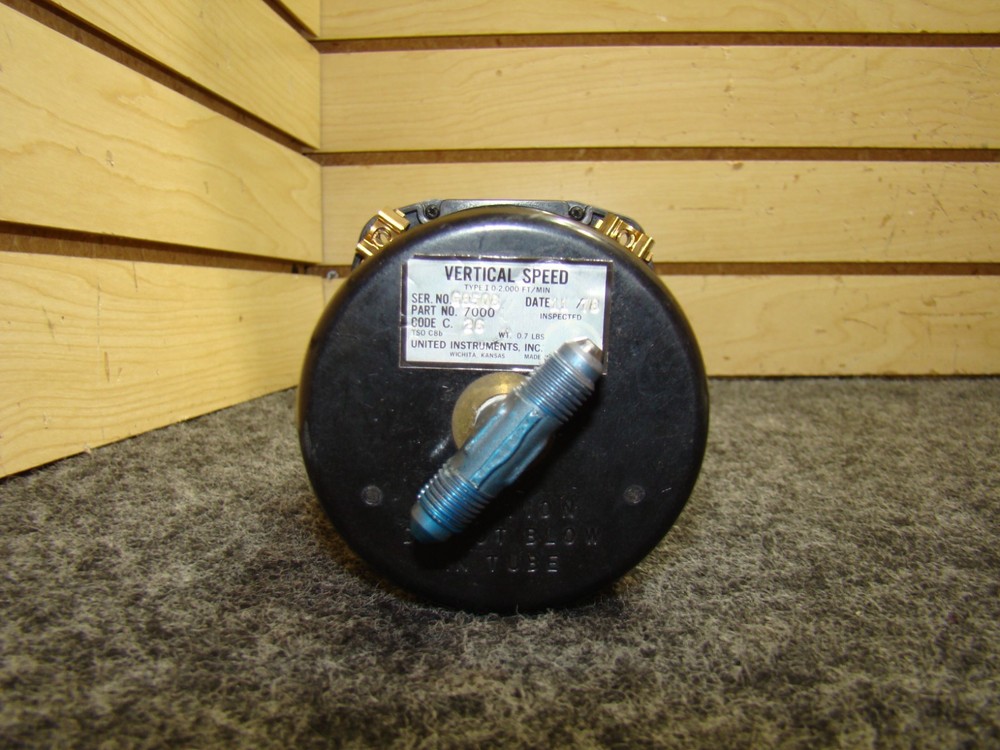 USED UMA (United Instruments) Vertical Speed Indicator PN: 7000, Code C26