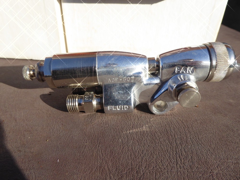 Two Vintage DeVilbiss Automatic Spray Guns (507-F) & Pot