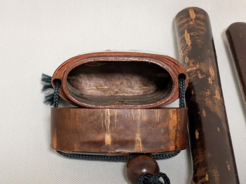 Cherry bark netsuke tobacco holder, date unknown, cigarette case