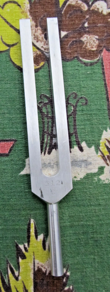 Vintage Crown 512 C tuning fork