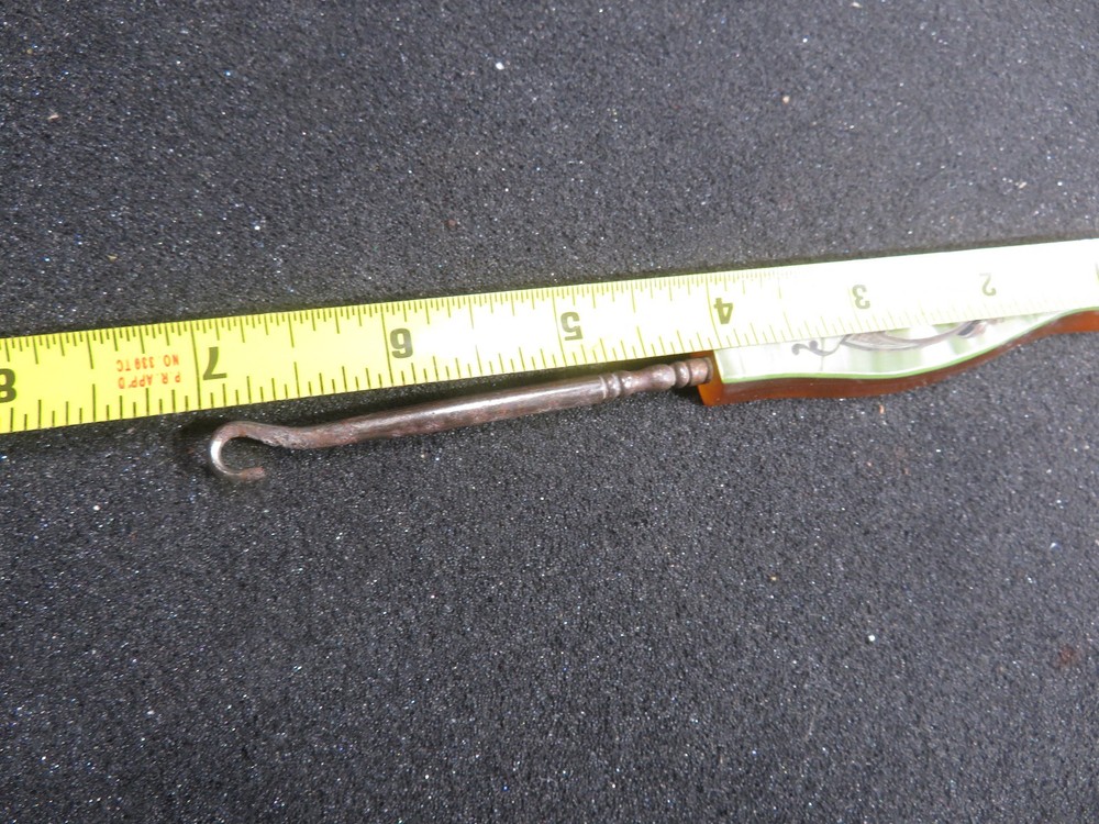 Antique 1930s Bakelite Crochet Hook with Flower Pattern 7"