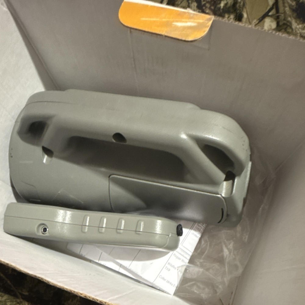 FOXPRO Wildfire Electronic Predator Call with Remote, 35 Sounds, Gray