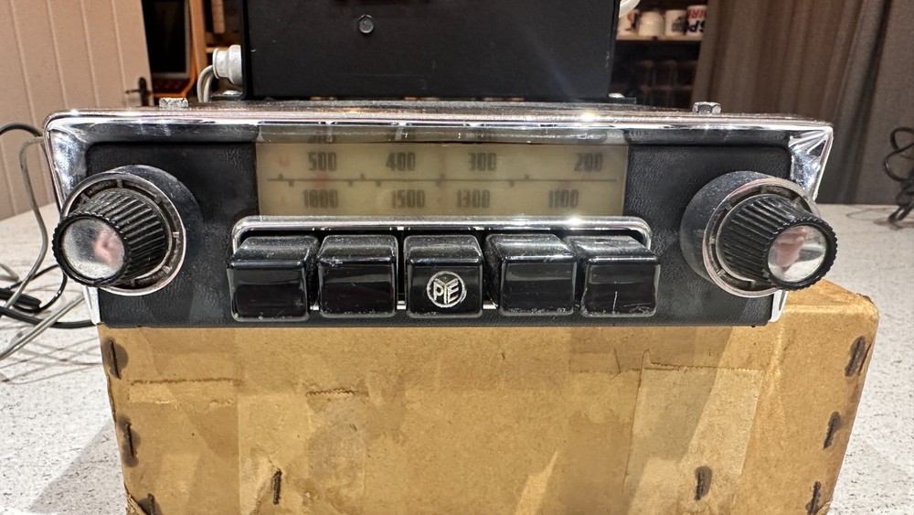 Vintage car radio - PYE ICR 2000 (restored/working)