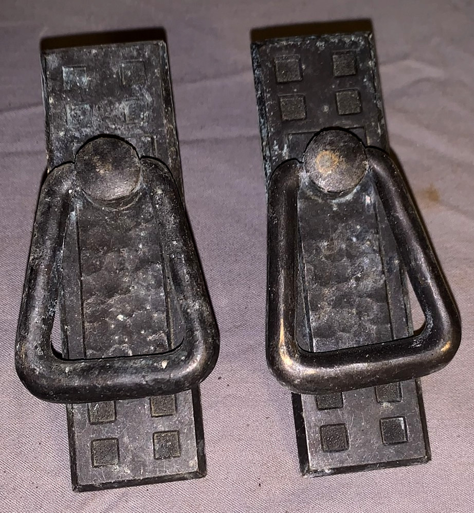 Nice Set  2  Antique  Cast Metal  Drop Pulls  Rectangular Back Plates