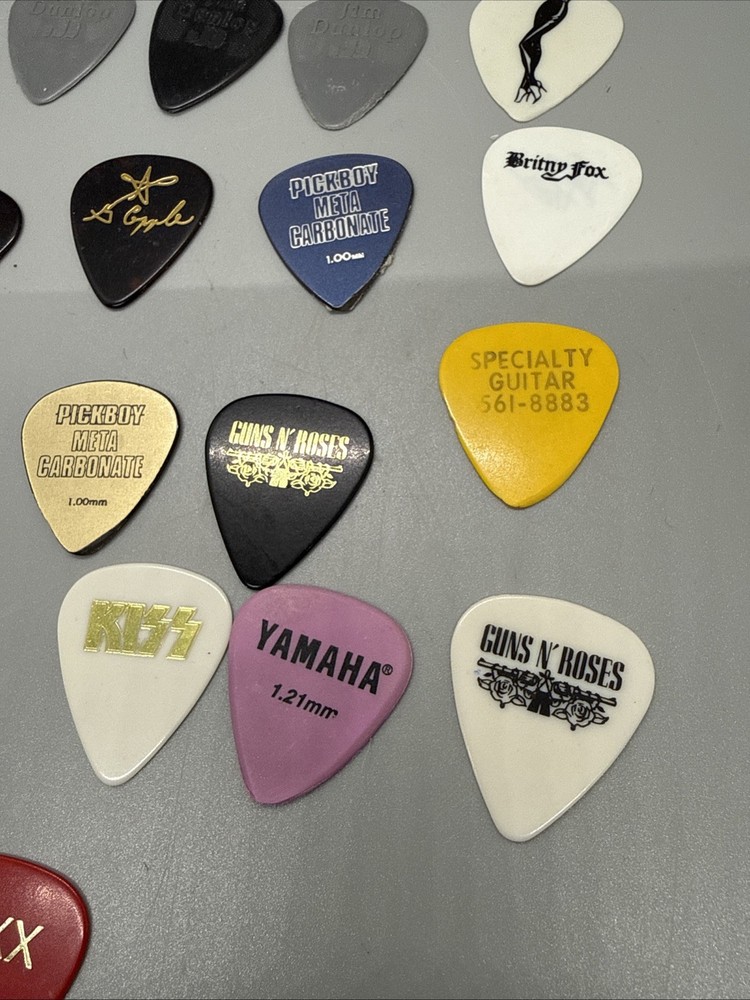 Guitar Pick Lot Kiss Guns Roses Britny Fox Gibson Dunlop Pickboy Gene Simmons