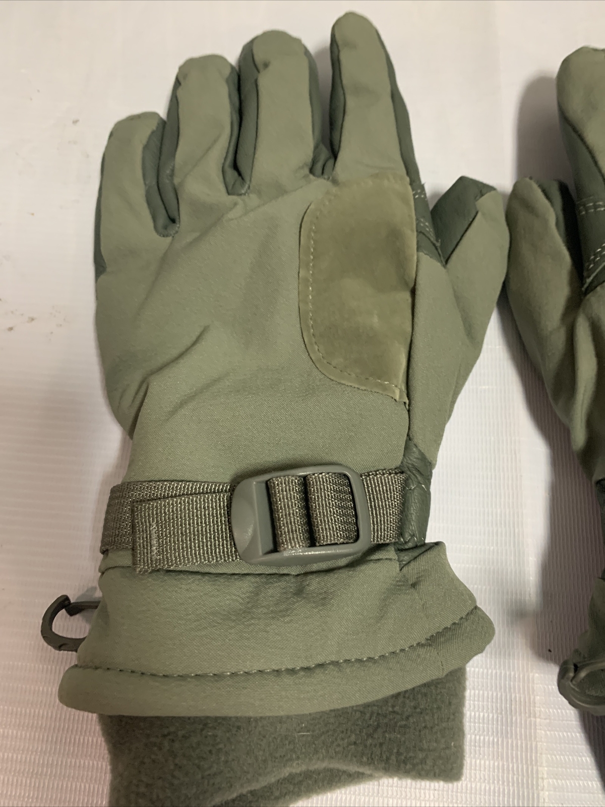 NEW USGI UNISEX INTERMEDIATE COLD/WET WEATHER GLOVES FOLIAGE GREEN, MEDIUM