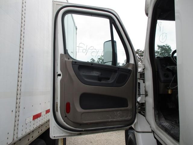 For 2014 FREIGHTLINER CASCADIA 113-125 DOOR ASSEMBLY Left ,  FL