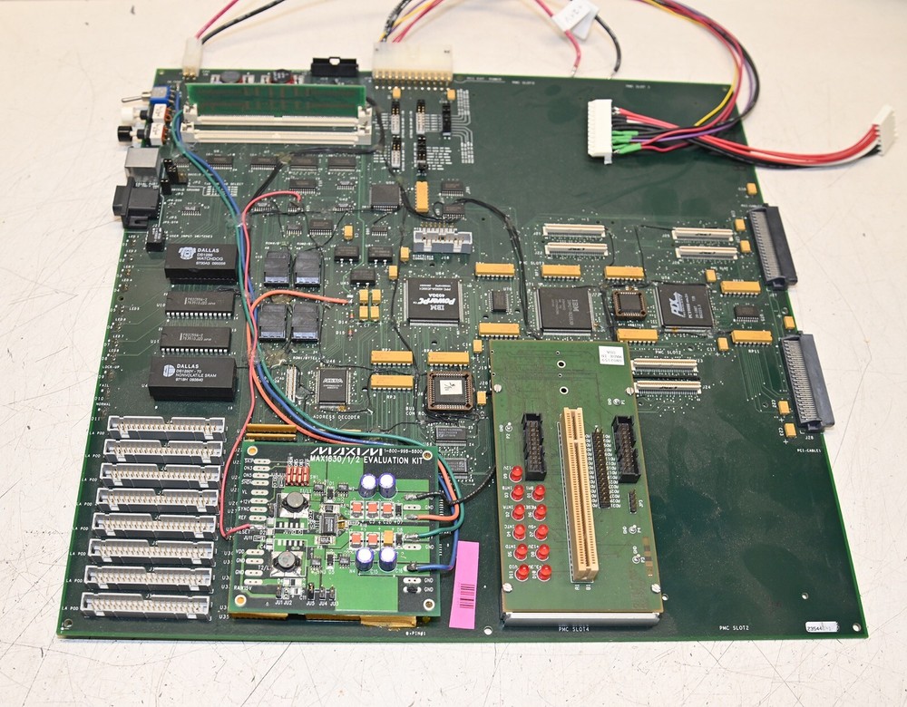 Maxim MAX1630  PPC 403GA EVALUATION BOARD
